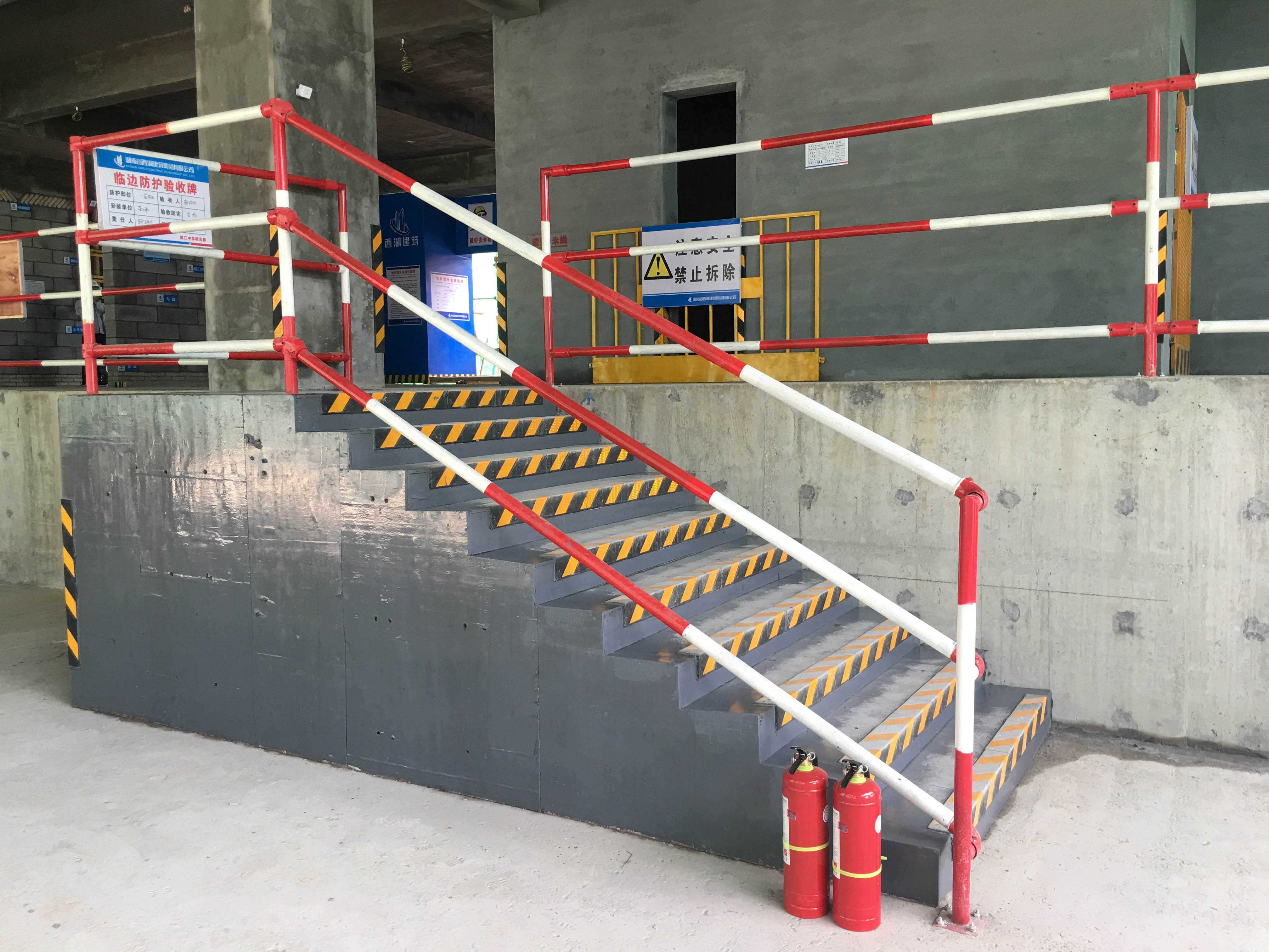 定制铝合金踏步梯 加厚焊接台阶可移动货梯 登高楼梯 加轮平台梯-阿里巴巴