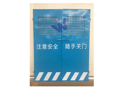 你知道施工电梯安全防护门的安全防护措施吗？看完你就明白了